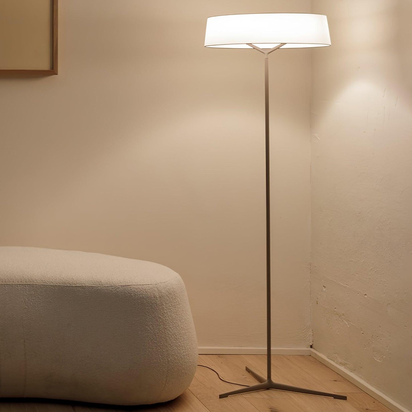 Dama Floor Lamp with LED Light, Indoor Aluminium Design