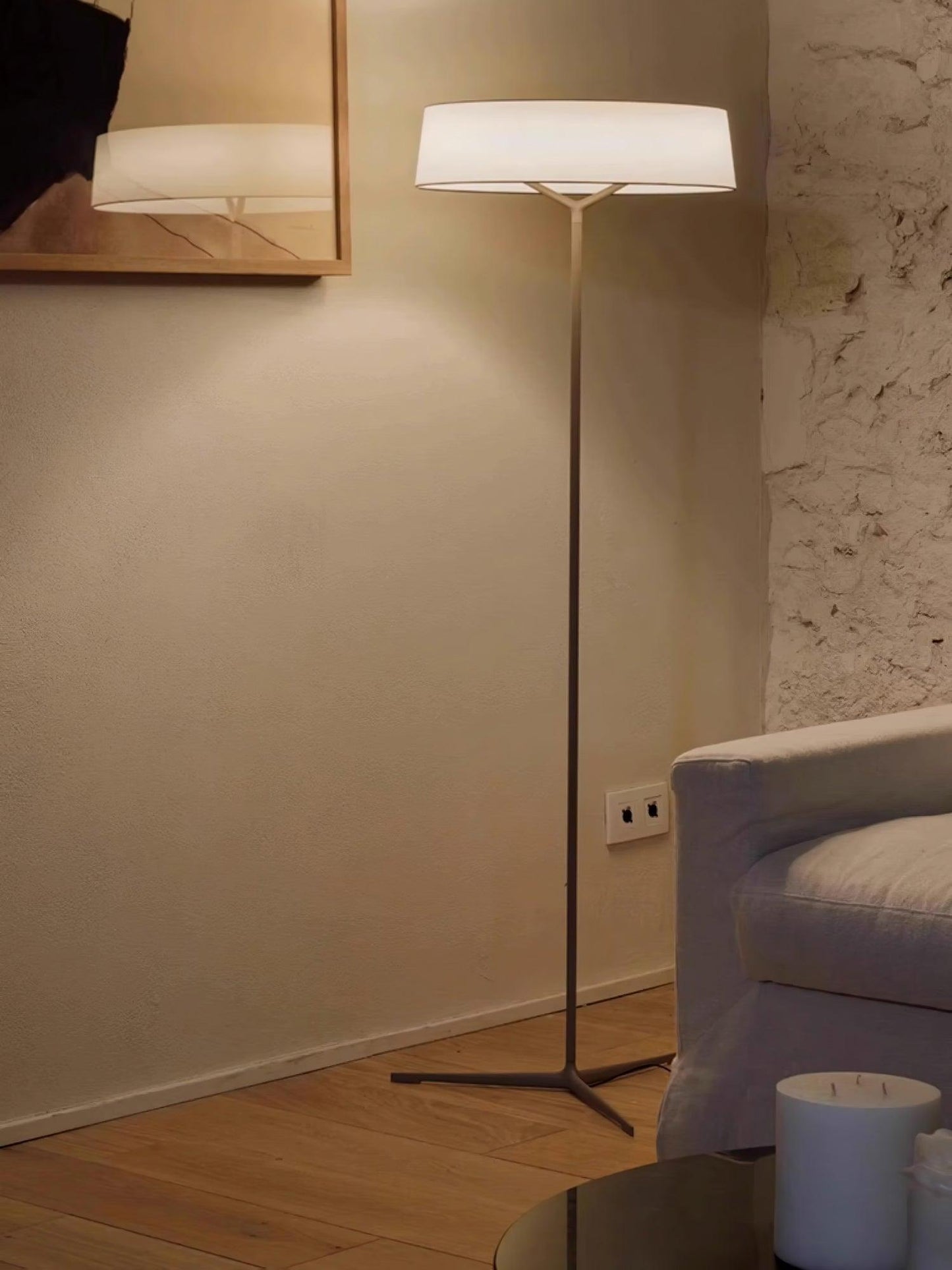 Dama Floor Lamp with LED Light, Indoor Aluminium Design
