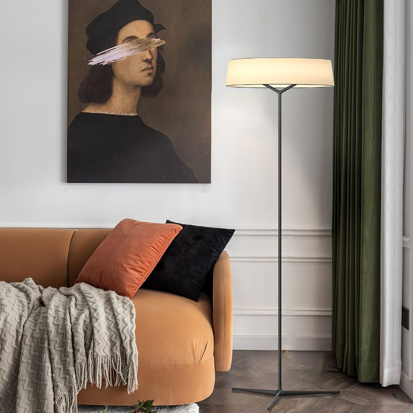Dama Floor Lamp with LED Light, Indoor Aluminium Design