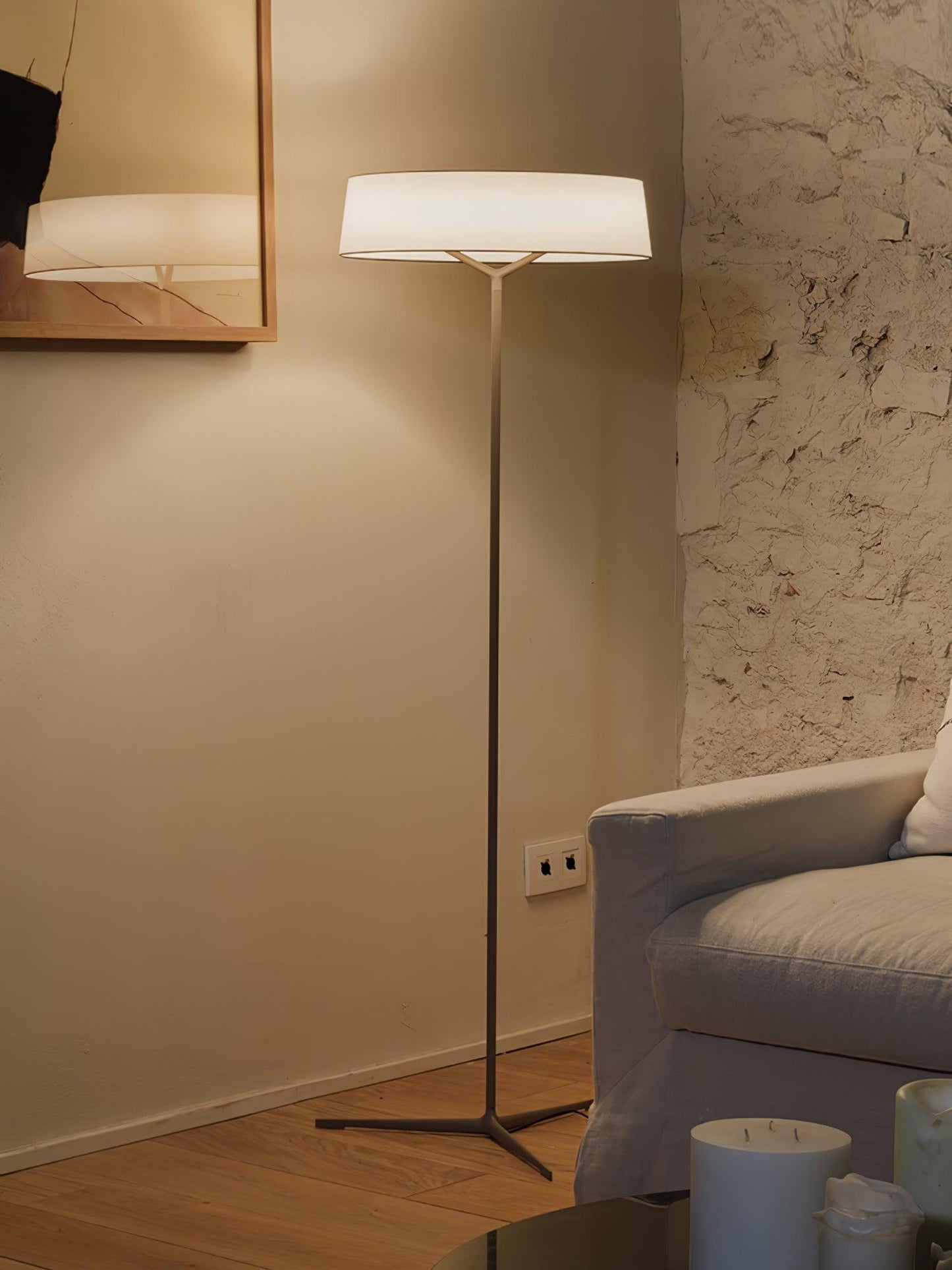 Dama Floor Lamp with LED Light, Indoor Aluminium Design