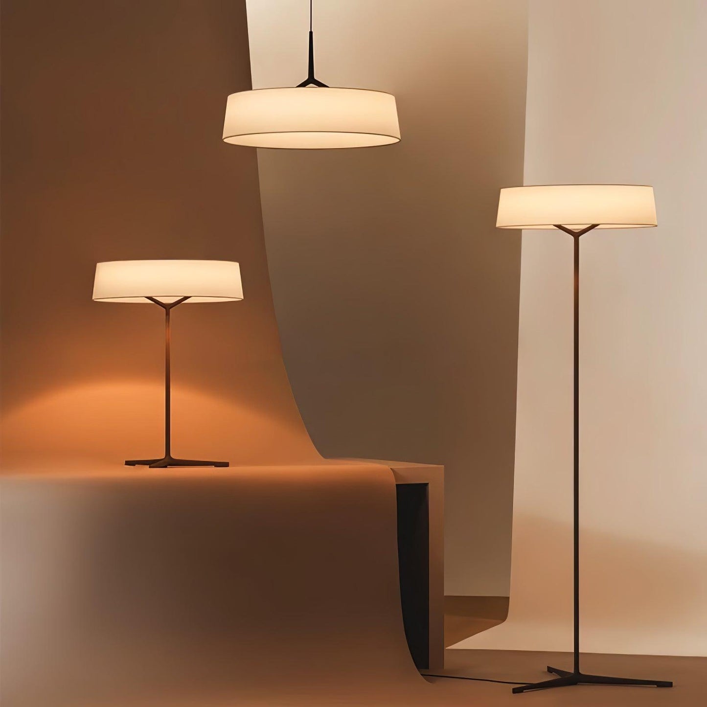 Dama Floor Lamp with LED Light, Indoor Aluminium Design