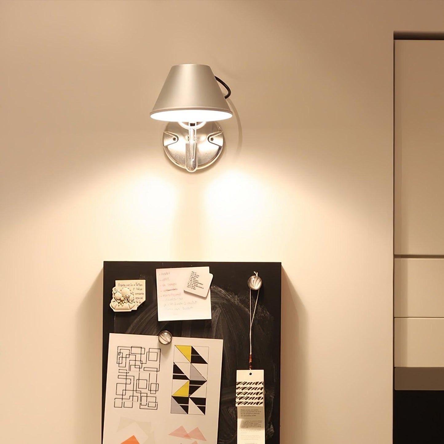 Parete Wall Lamp - Adjustable LED Metal Office Lighting