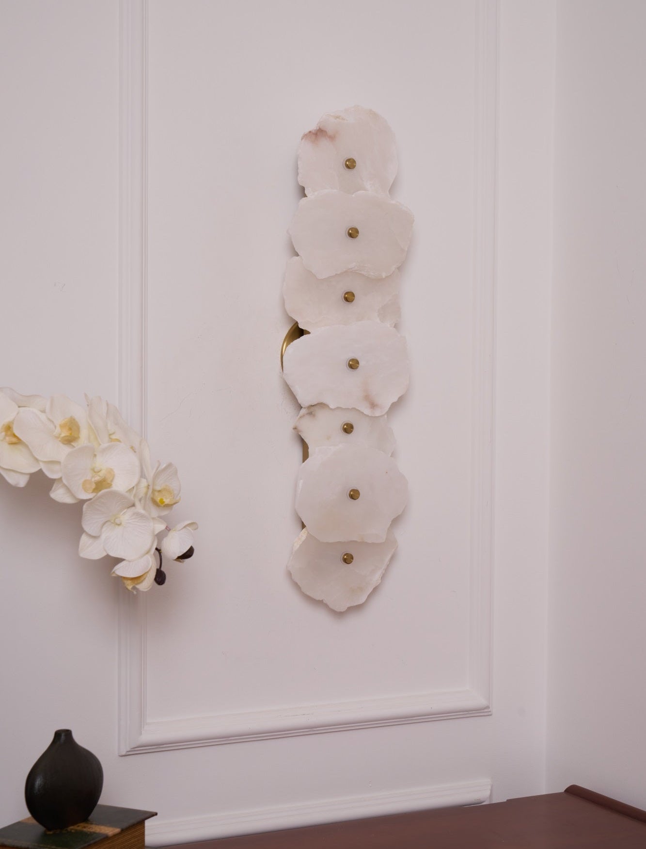 Petra Alabaster Wall Lamp - Modern LED Indoor Lighting