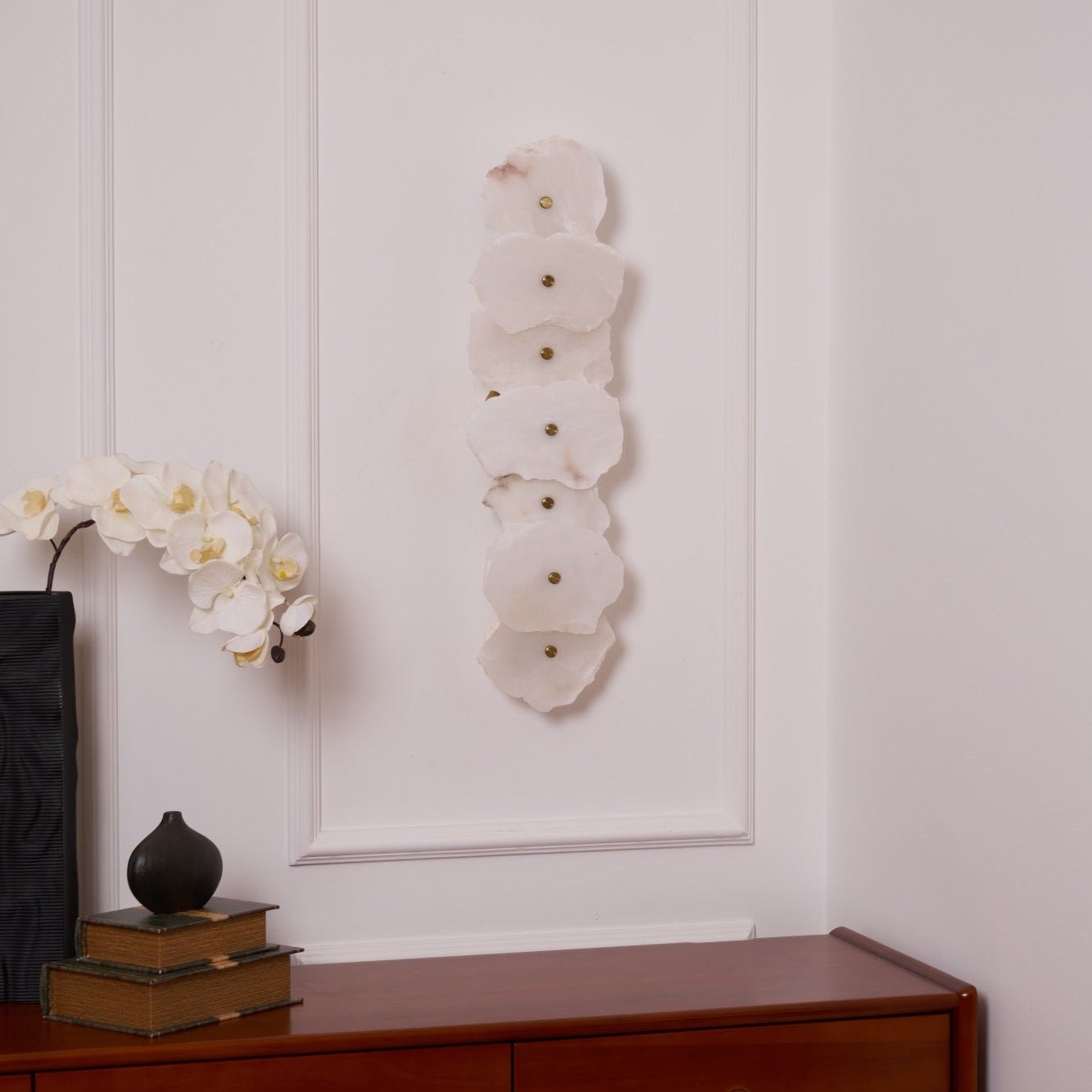 Petra Alabaster Wall Lamp - Modern LED Indoor Lighting