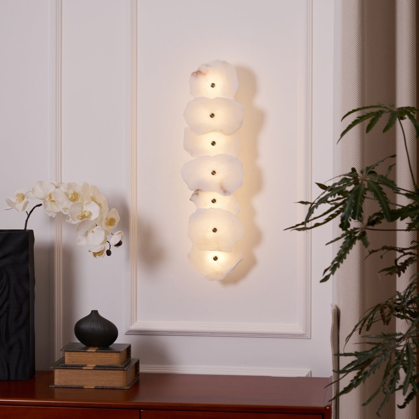 Petra Alabaster Wall Lamp - Modern LED Indoor Lighting