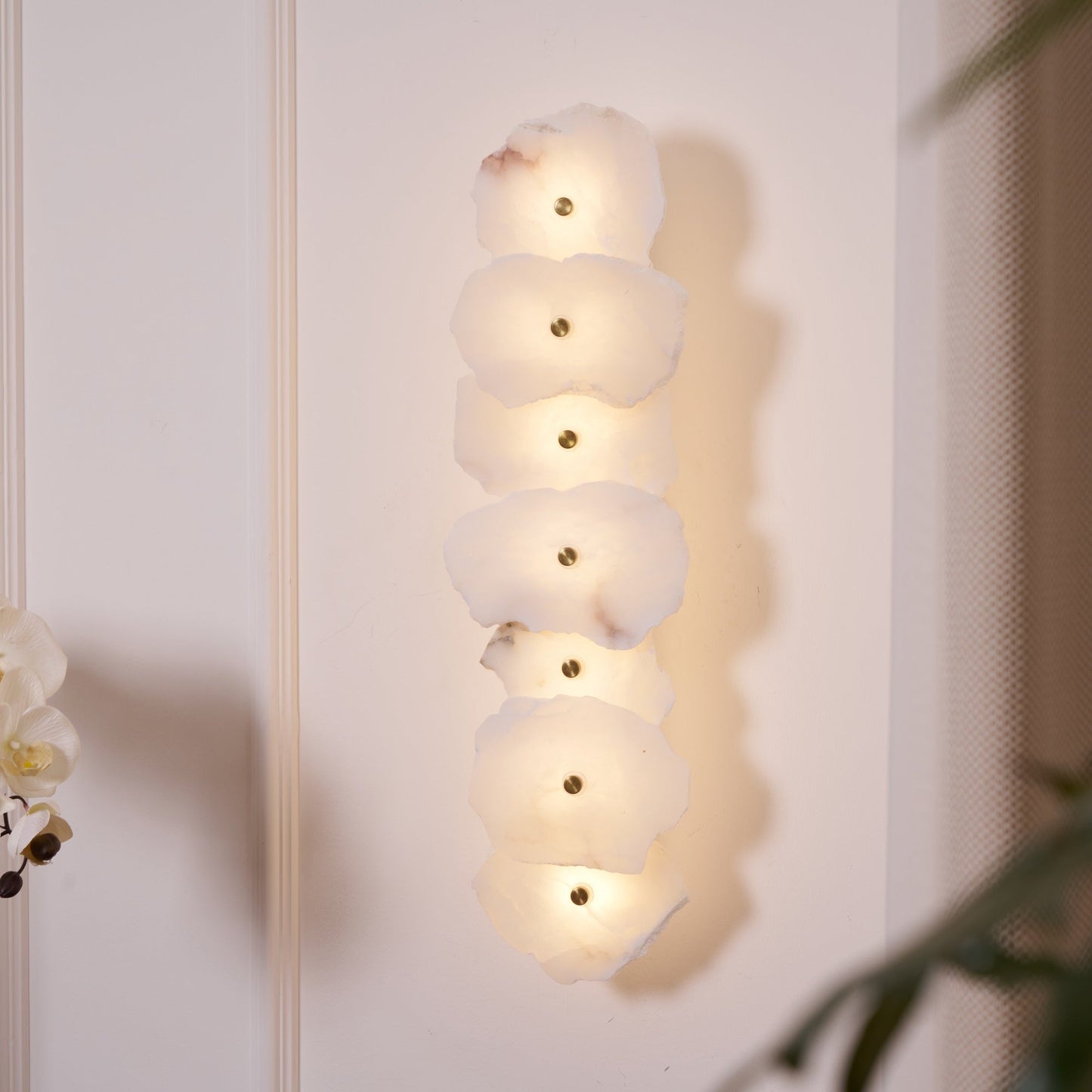 Petra Alabaster Wall Lamp - Modern LED Indoor Lighting