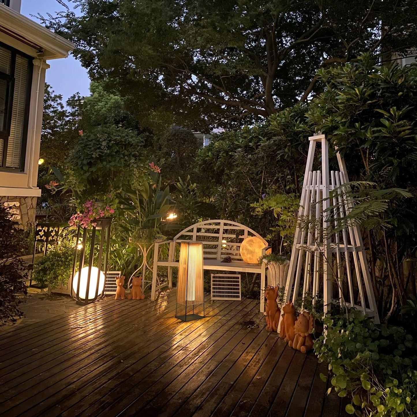 Plastic Rattan Outdoor Post Light - Solar Powered LED, Waterproof