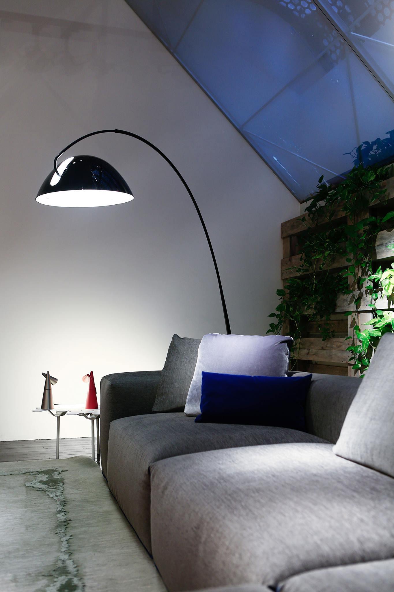 Verse Arc Floor Lamp - Scandinavian Design, LED, Black