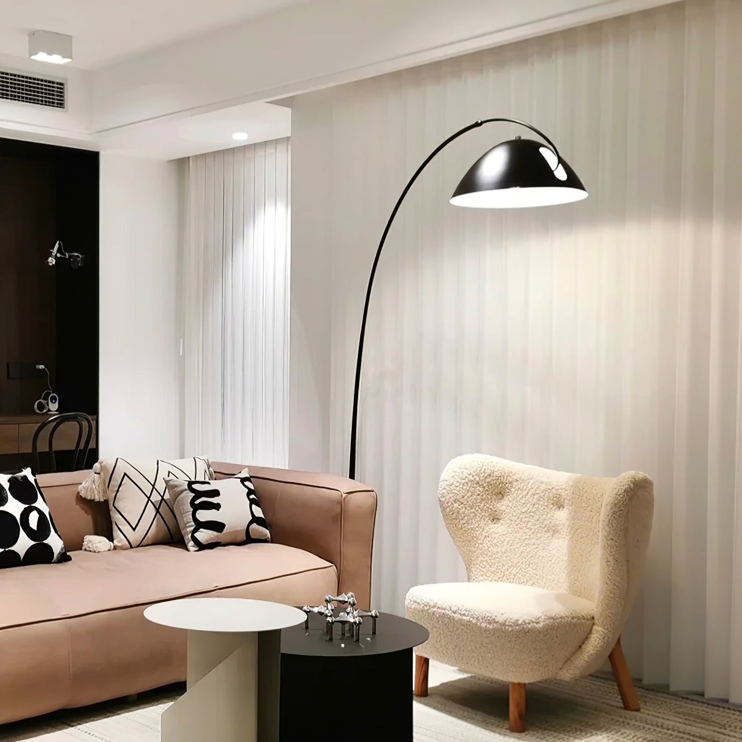 Verse Arc Floor Lamp - Scandinavian Design, LED, Black