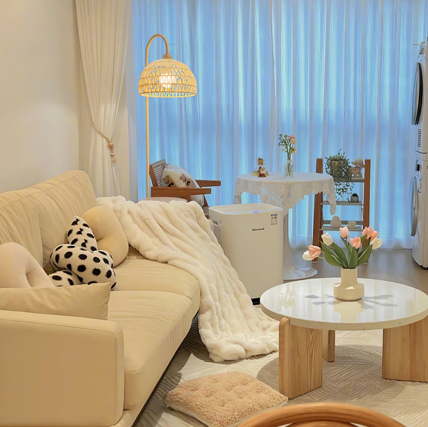 Rattan Arch Floor Lamp - Stylish Beige Indoor Lighting