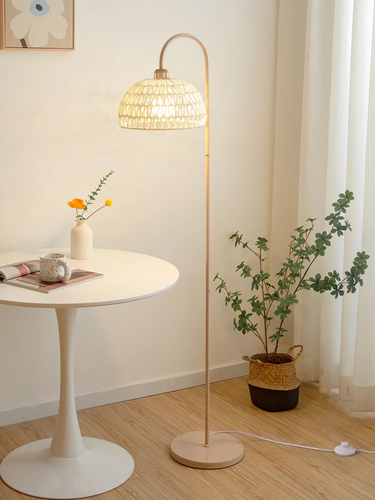 Rattan Arch Floor Lamp - Stylish Beige Indoor Lighting