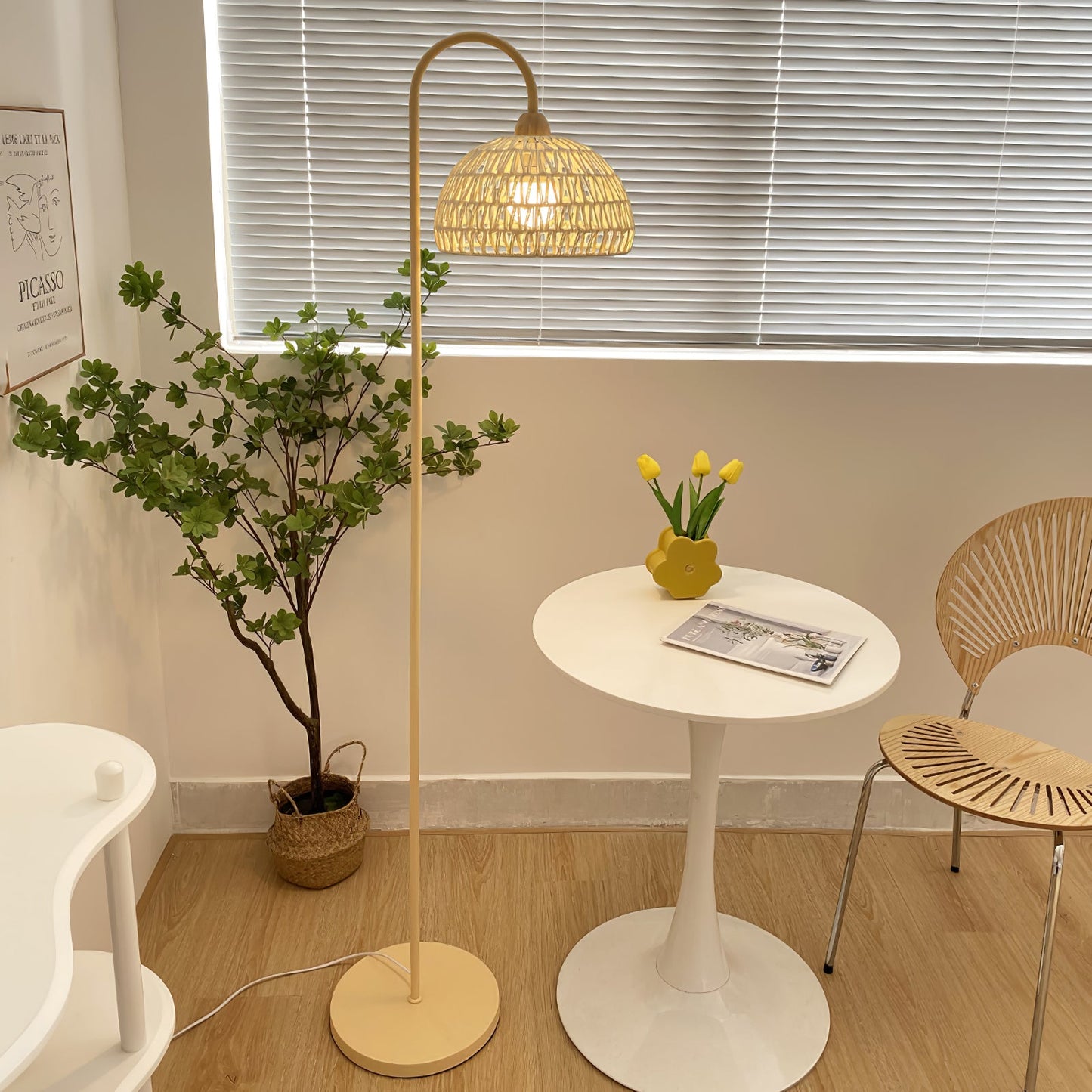 Rattan Arch Floor Lamp - Stylish Beige Indoor Lighting