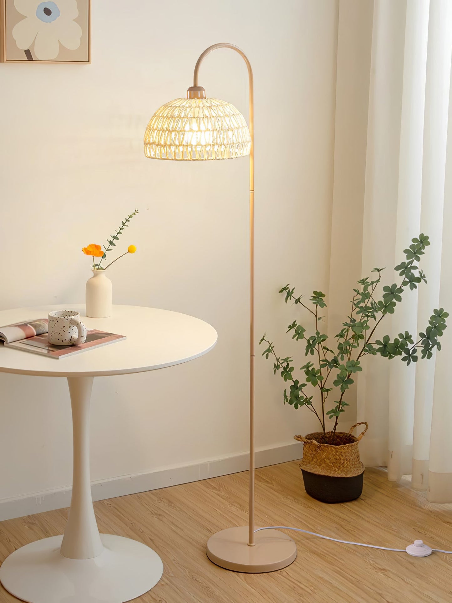 Rattan Arch Floor Lamp - Stylish Beige Indoor Lighting