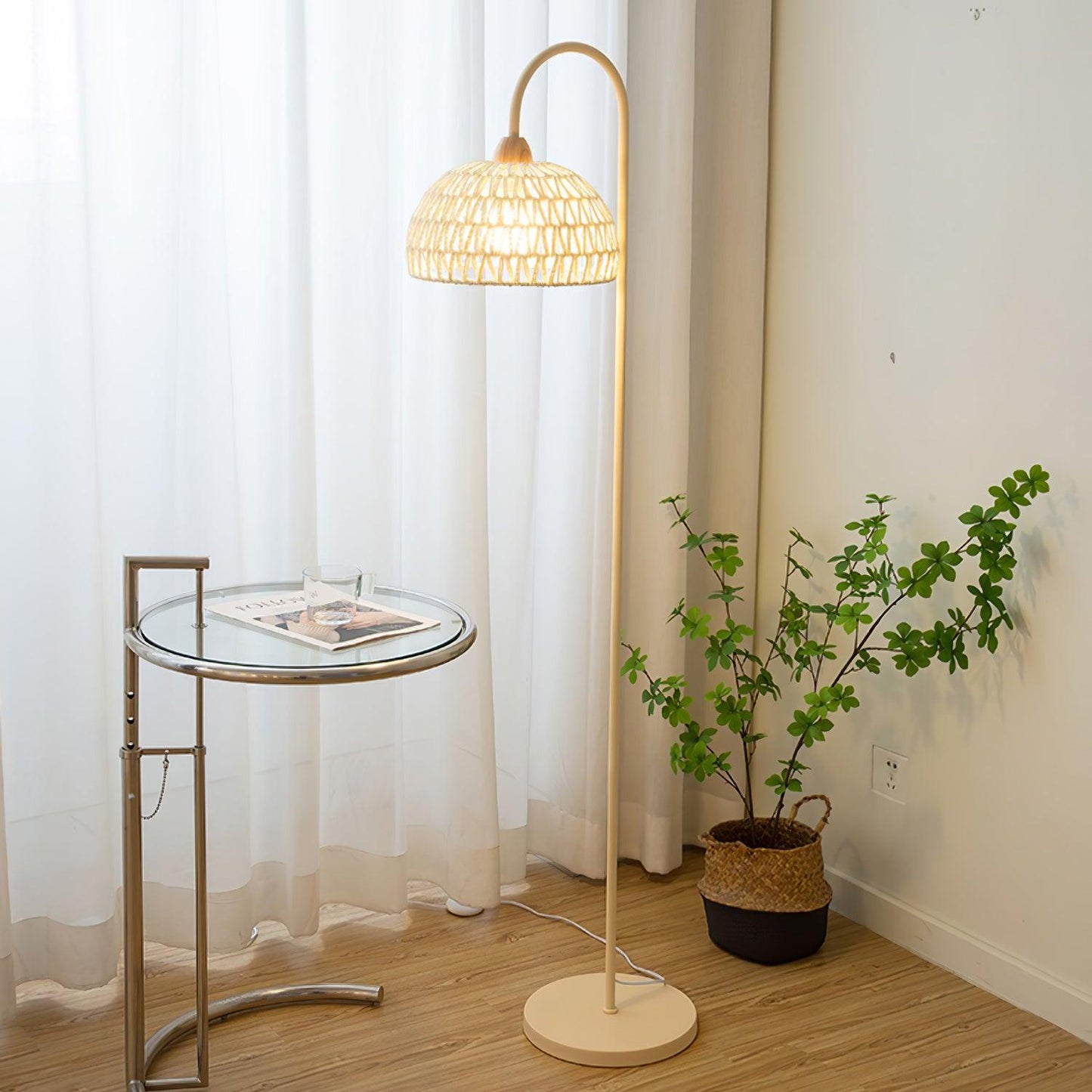 Rattan Arch Floor Lamp - Stylish Beige Indoor Lighting