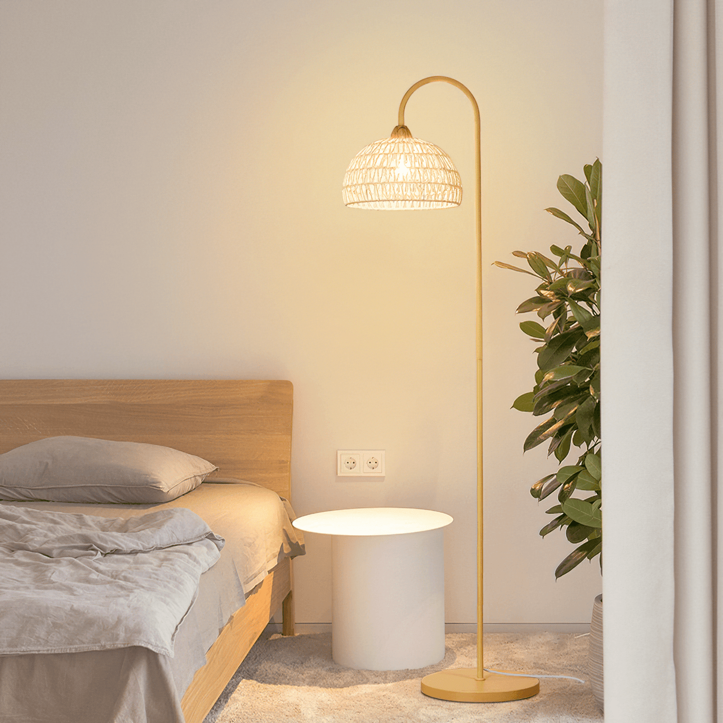 Rattan Arch Floor Lamp - Stylish Beige Indoor Lighting