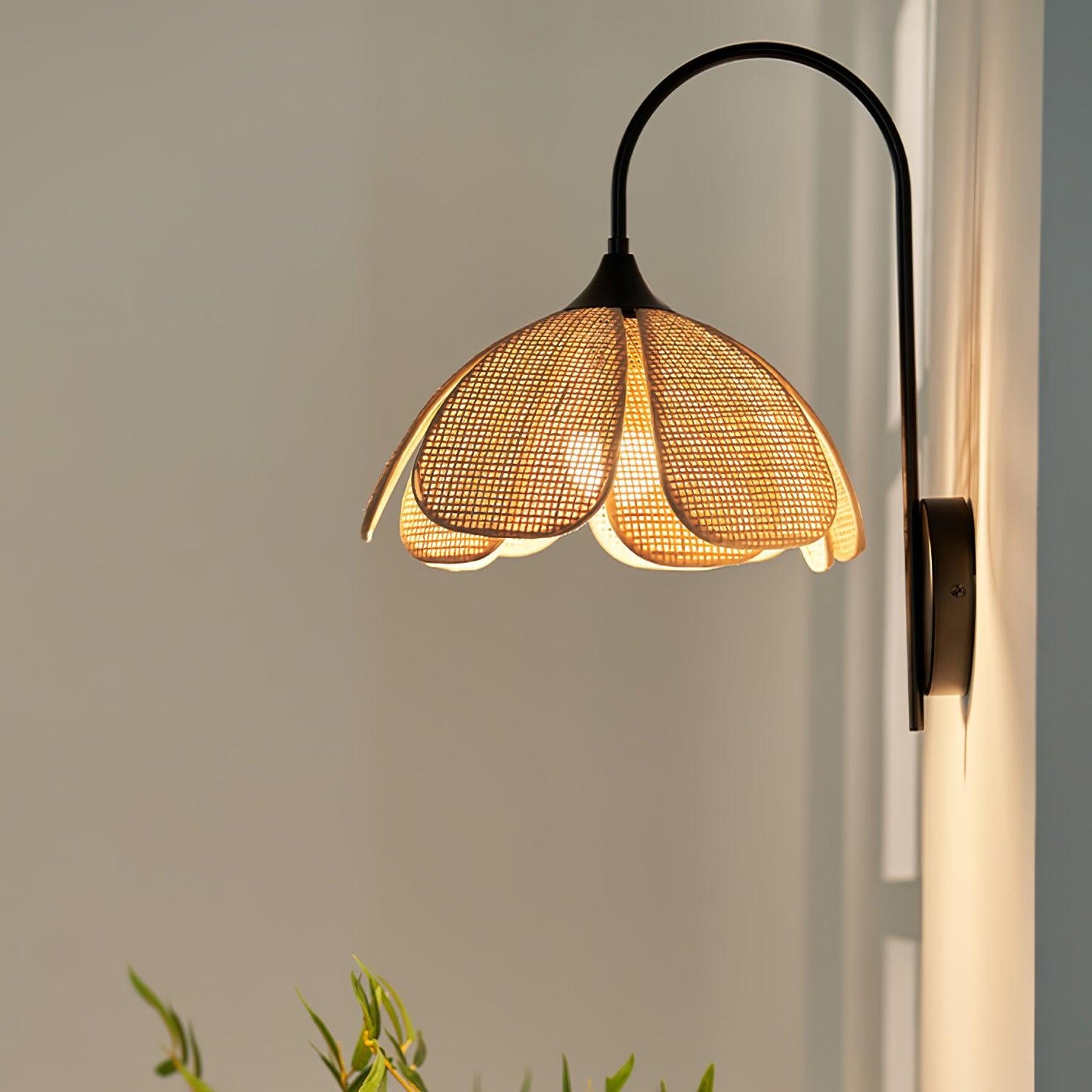 Rattan Petal Wall Lamp - LED Indoor Lighting Fixture