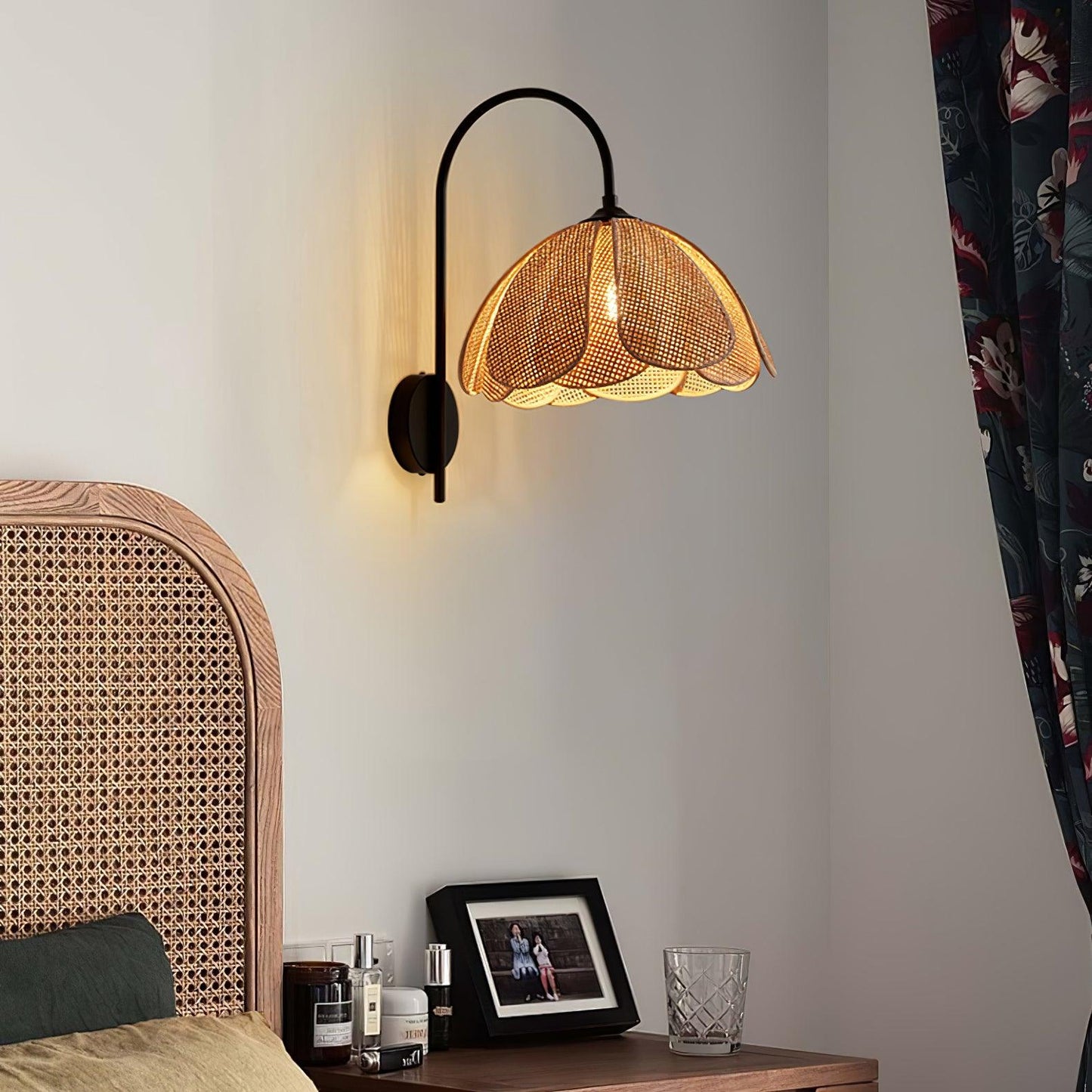 Rattan Petal Wall Lamp - LED Indoor Lighting Fixture