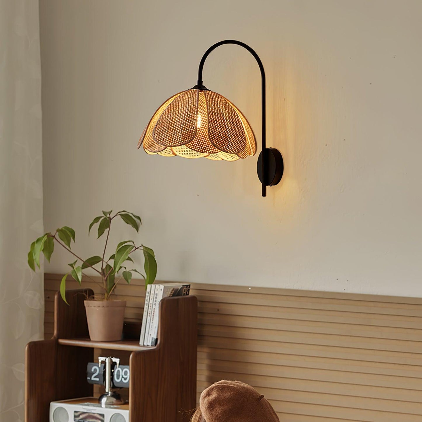 Rattan Petal Wall Lamp - LED Indoor Lighting Fixture