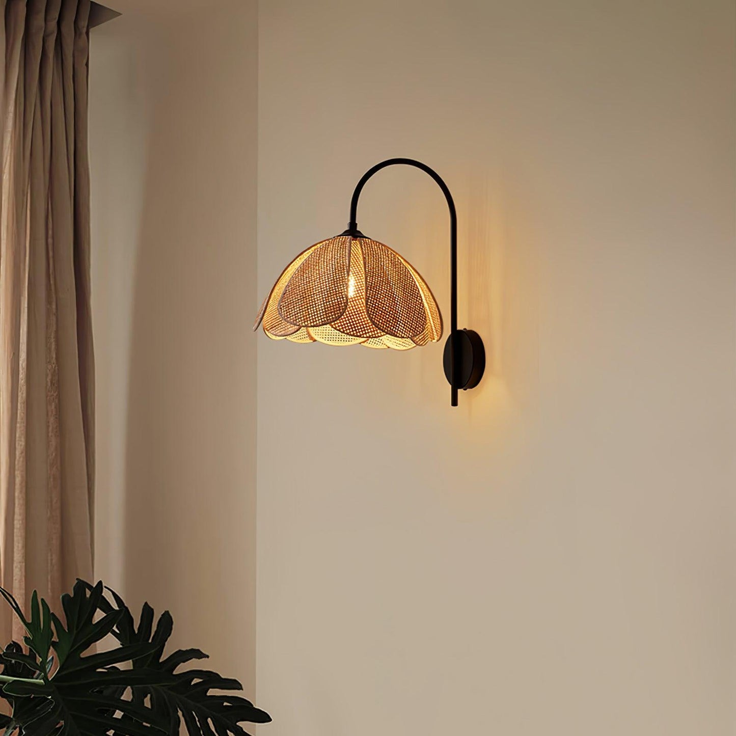 Rattan Petal Wall Lamp - LED Indoor Lighting Fixture