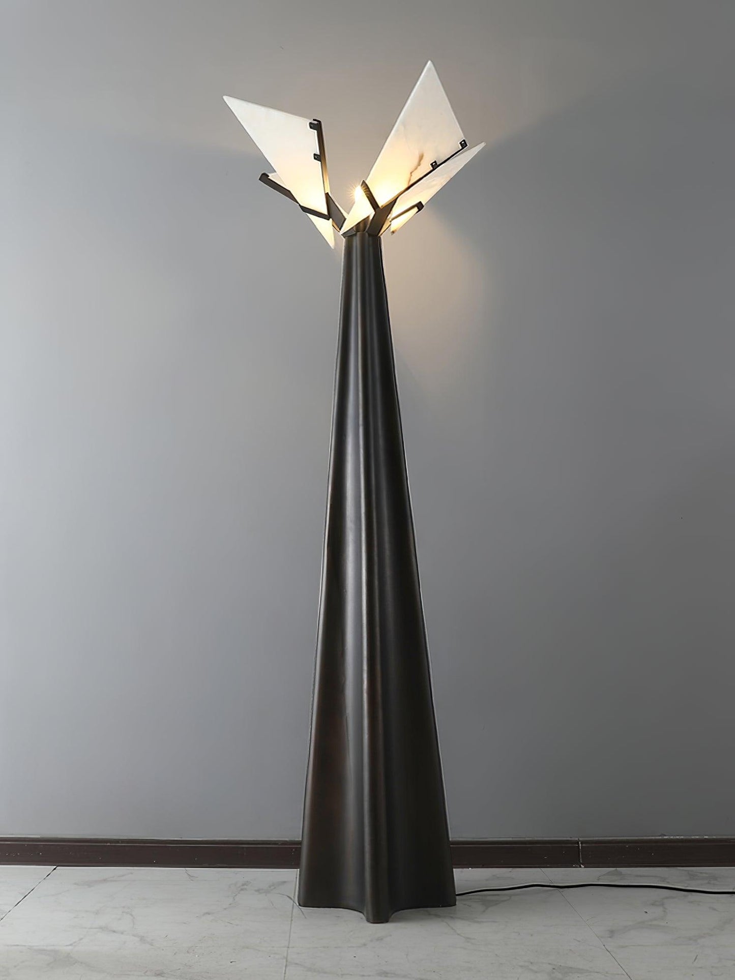 Religieuse Floor Lamp - Elegant LED Alabaster Design