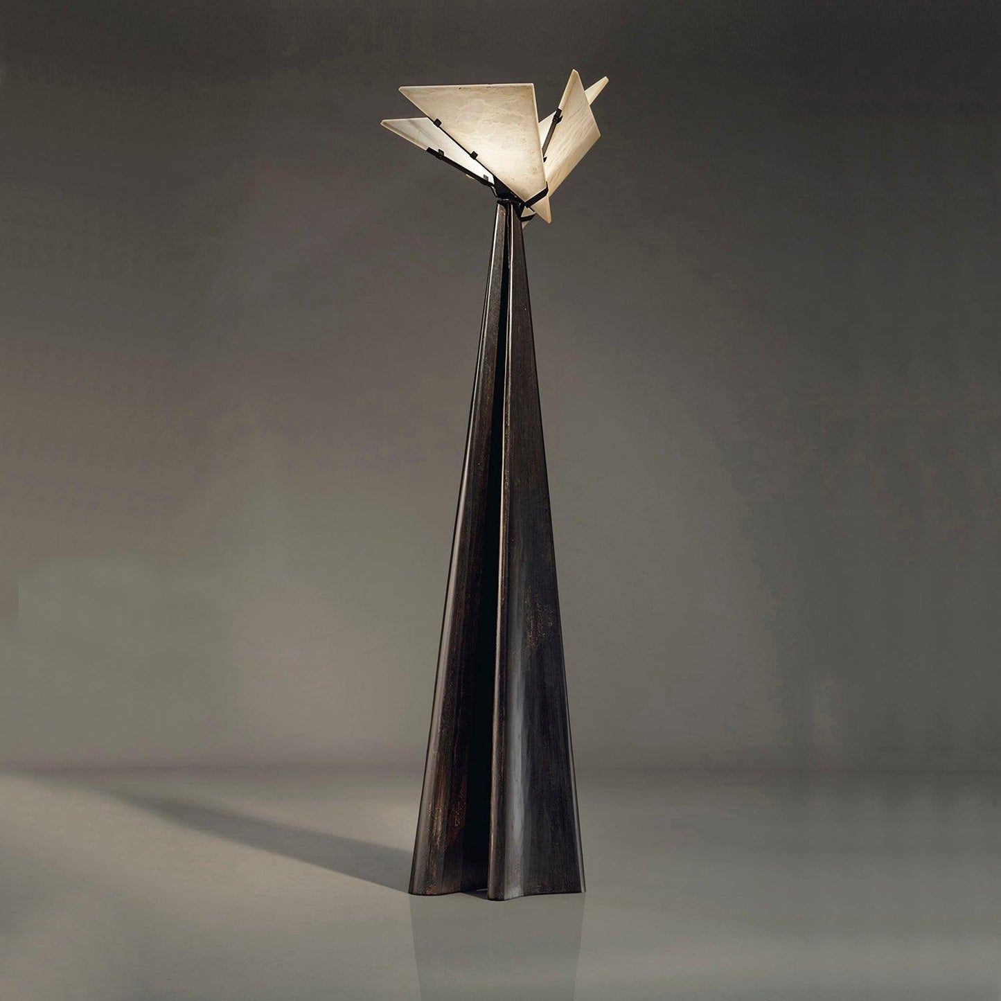 Religieuse Floor Lamp - Elegant LED Alabaster Design
