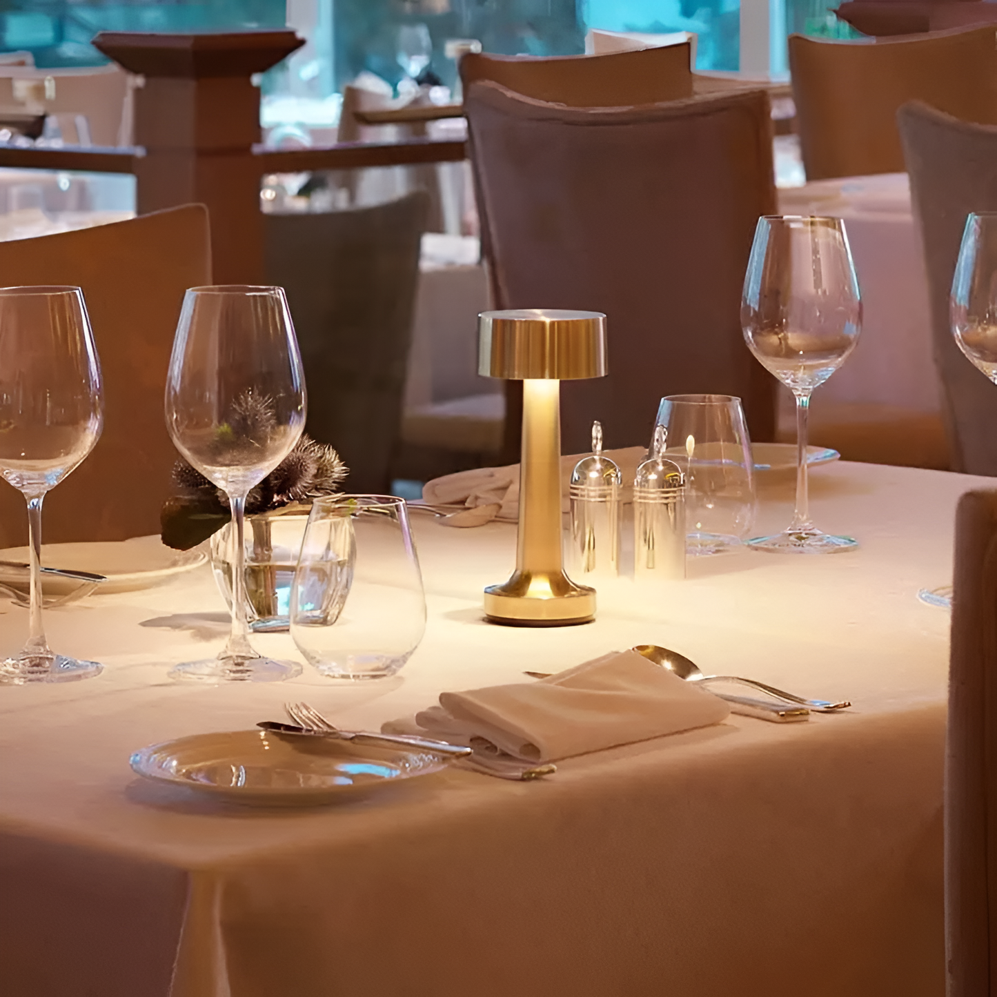 RetroLight - Stylish LED Restaurant Table Lamp with USB Charger