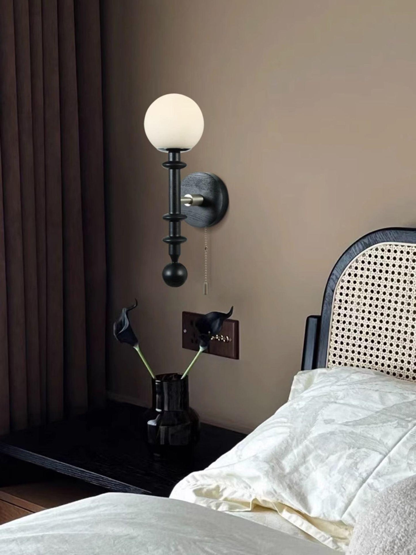 Roman Column Wall Lamp - LED Indoor Lighting - White Wood