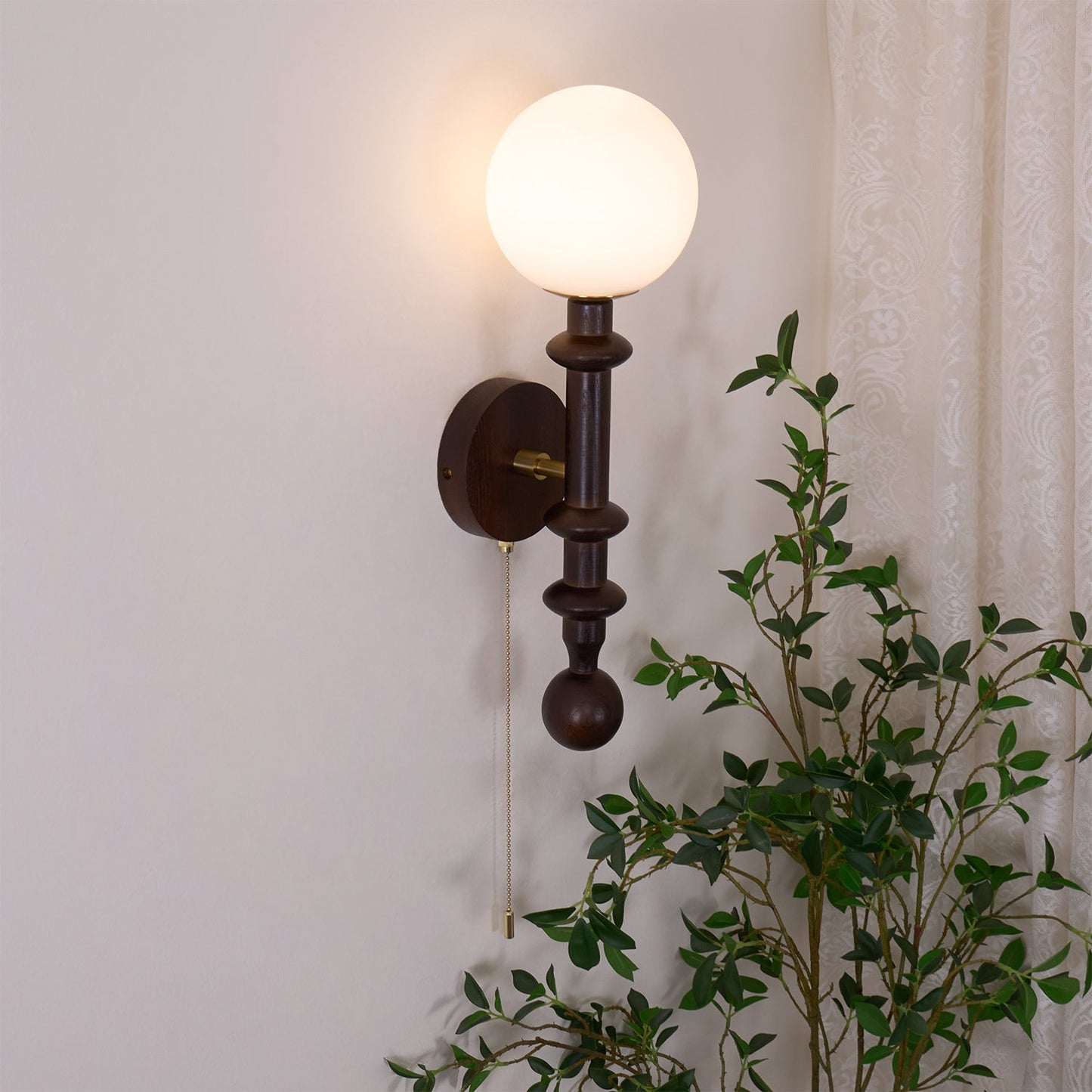Roman Column Wall Lamp - LED Indoor Lighting - White Wood