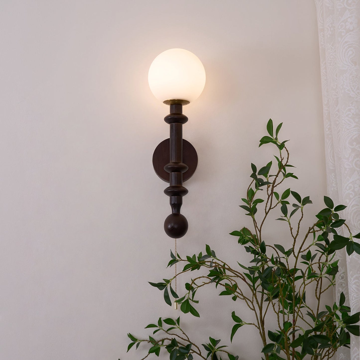 Roman Column Wall Lamp - LED Indoor Lighting - White Wood