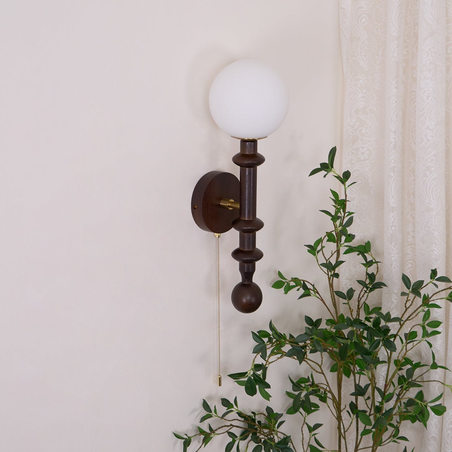 Roman Column Wall Lamp - LED Indoor Lighting - White Wood