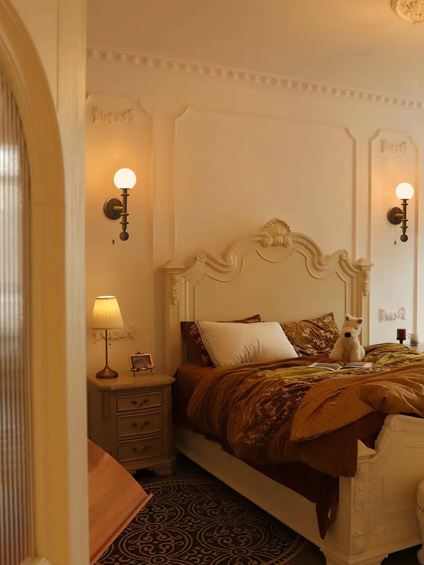 Roman Column Wall Lamp - LED Indoor Lighting - White Wood