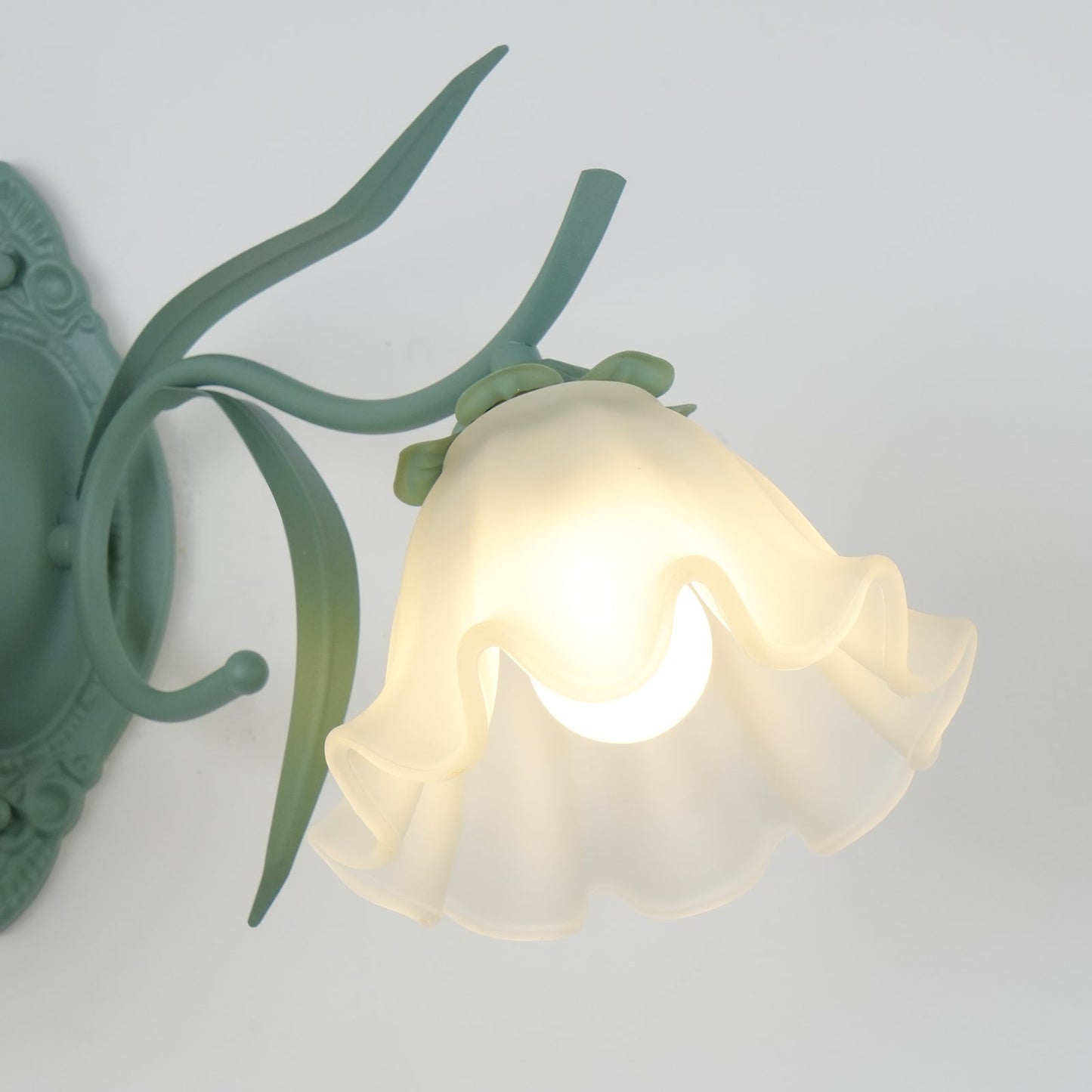 Flared Wall Light Sconce - Elegant Floral LED Design