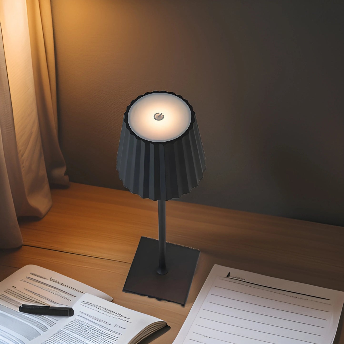 Luxe Scandinavian Wireless Table Lamp Arlo – Elegant LED Lighting with USB Charging