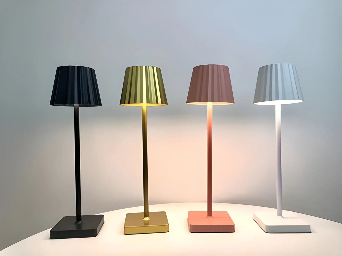 Luxe Scandinavian Wireless Table Lamp Arlo – Elegant LED Lighting with USB Charging