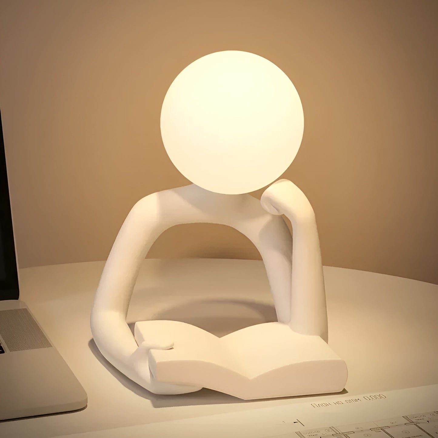 Refined Designer Table Lamp – Modern Art with Mood Lighting