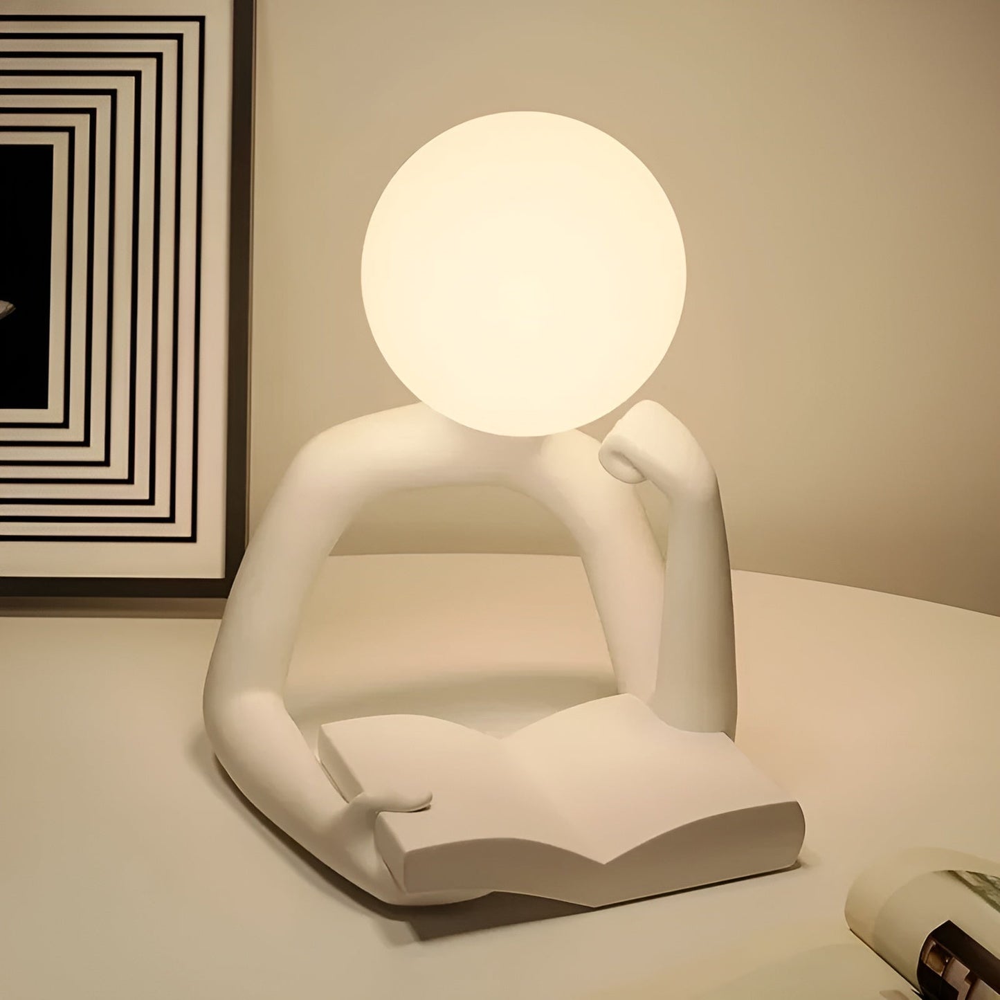Refined Designer Table Lamp – Modern Art with Mood Lighting