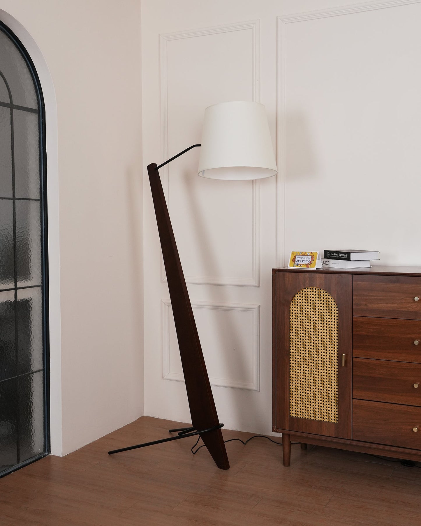 Silva Giant Floor Lamp - LED Indoor Lighting, Elegant Design