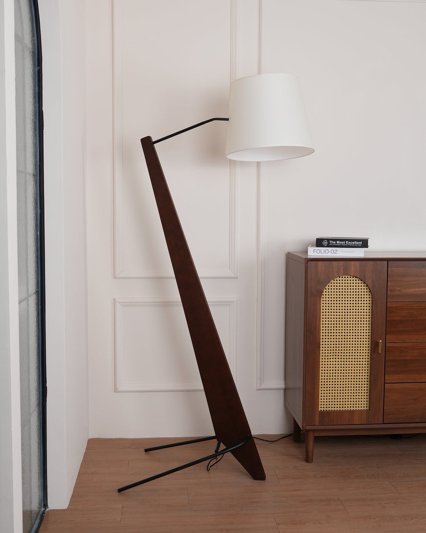 Silva Giant Floor Lamp - LED Indoor Lighting, Elegant Design