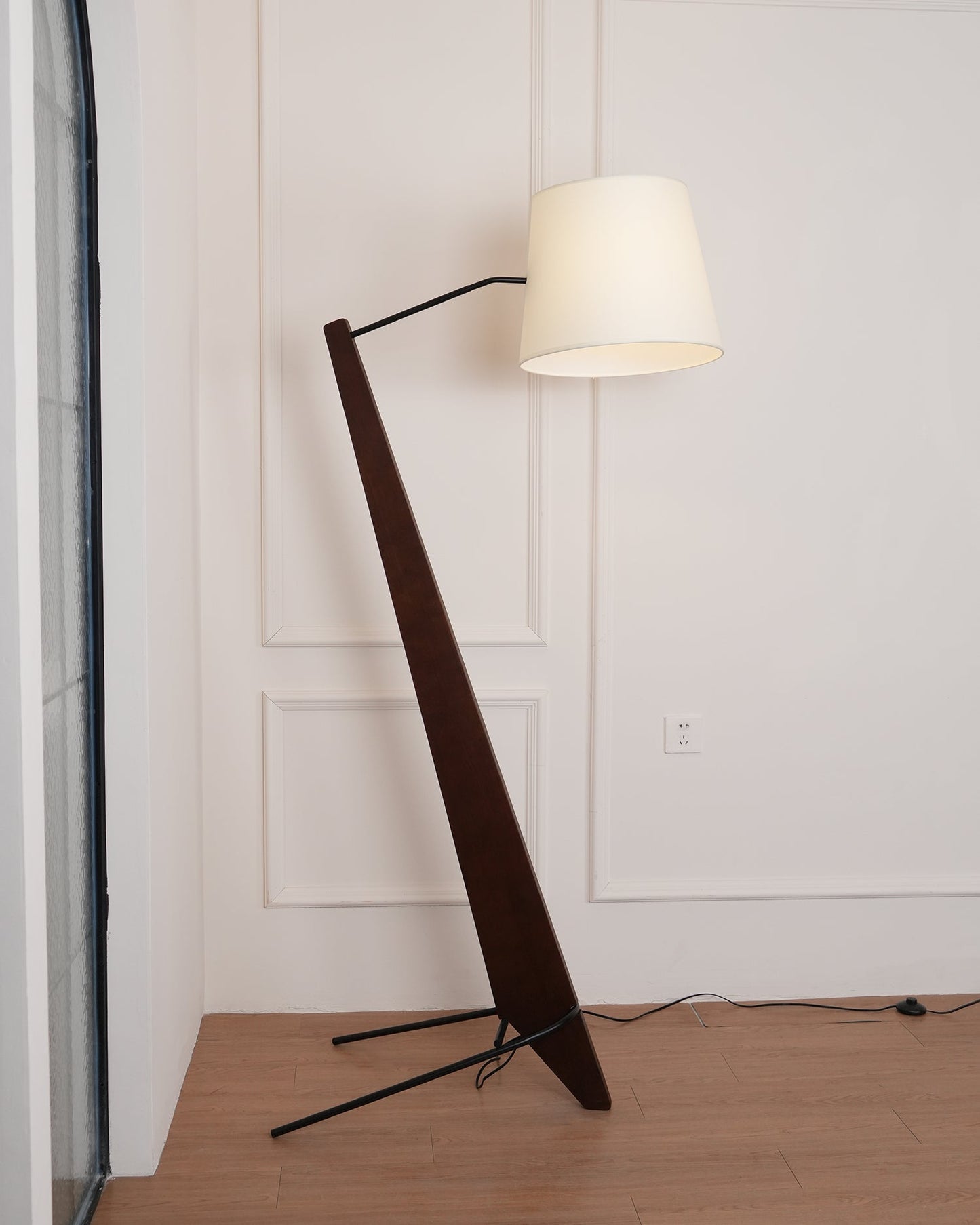 Silva Giant Floor Lamp - LED Indoor Lighting, Elegant Design