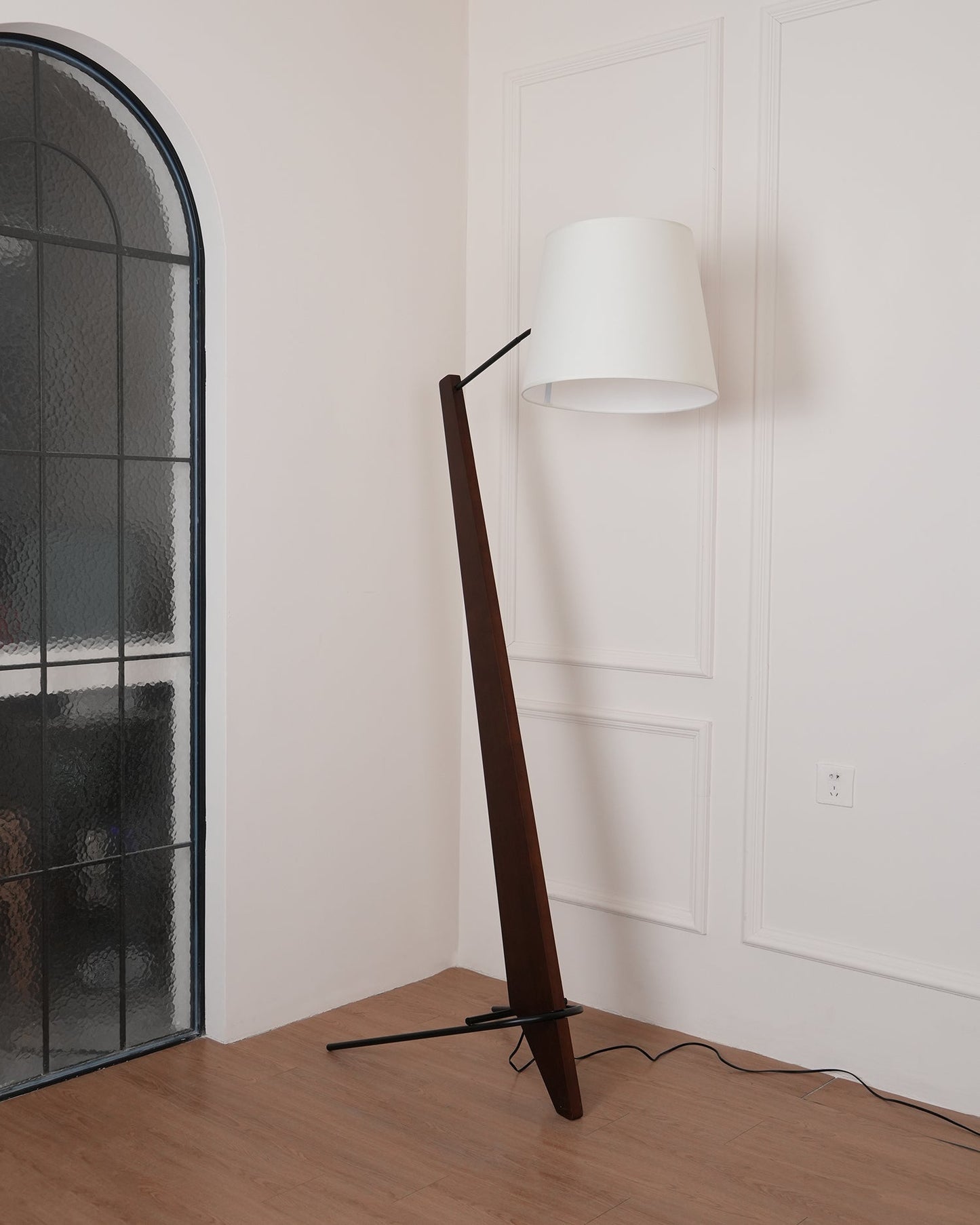 Silva Giant Floor Lamp - LED Indoor Lighting, Elegant Design