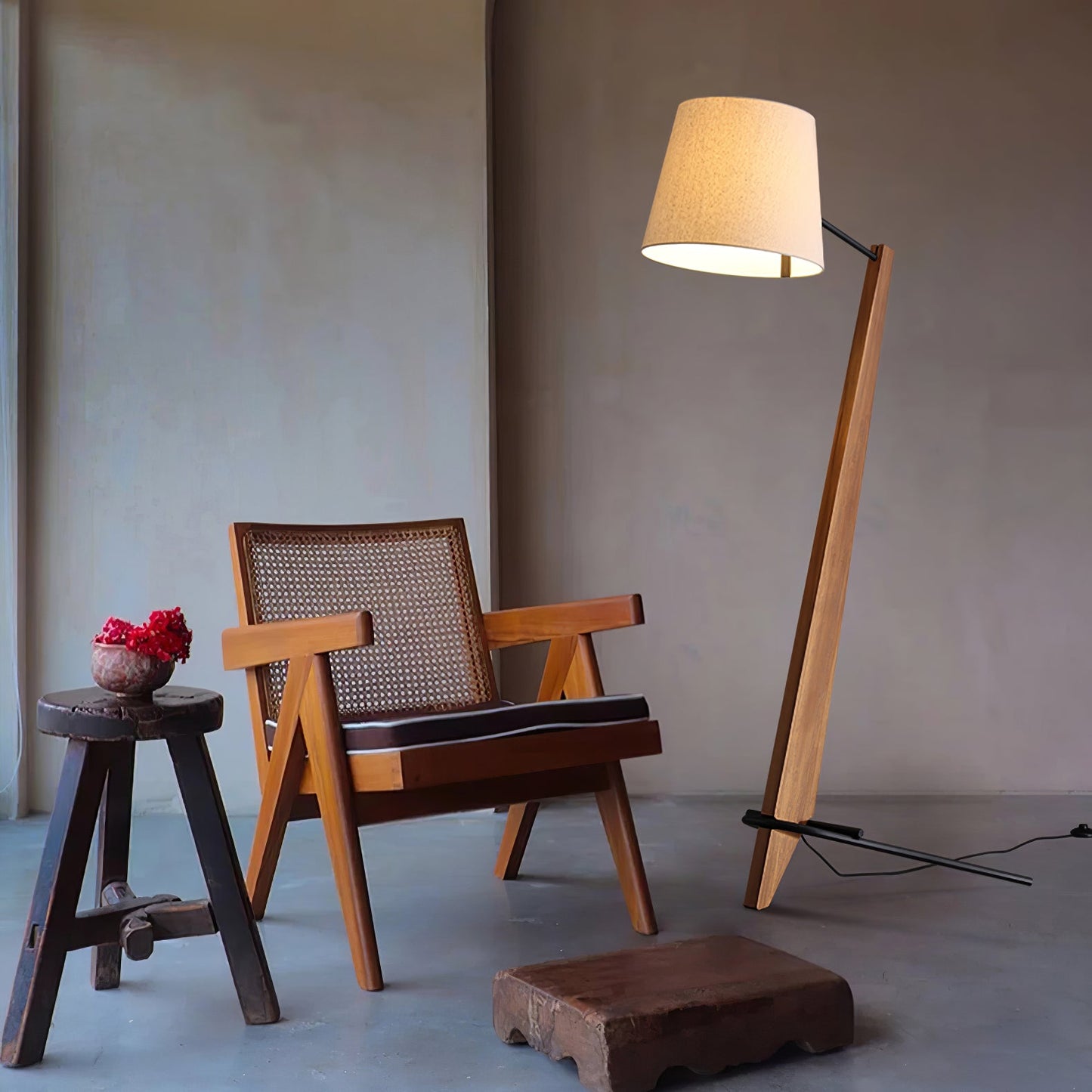 Silva Giant Floor Lamp - LED Indoor Lighting, Elegant Design