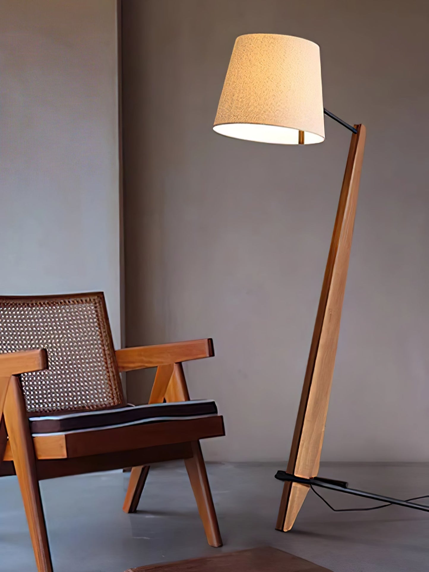 Silva Giant Floor Lamp - LED Indoor Lighting, Elegant Design