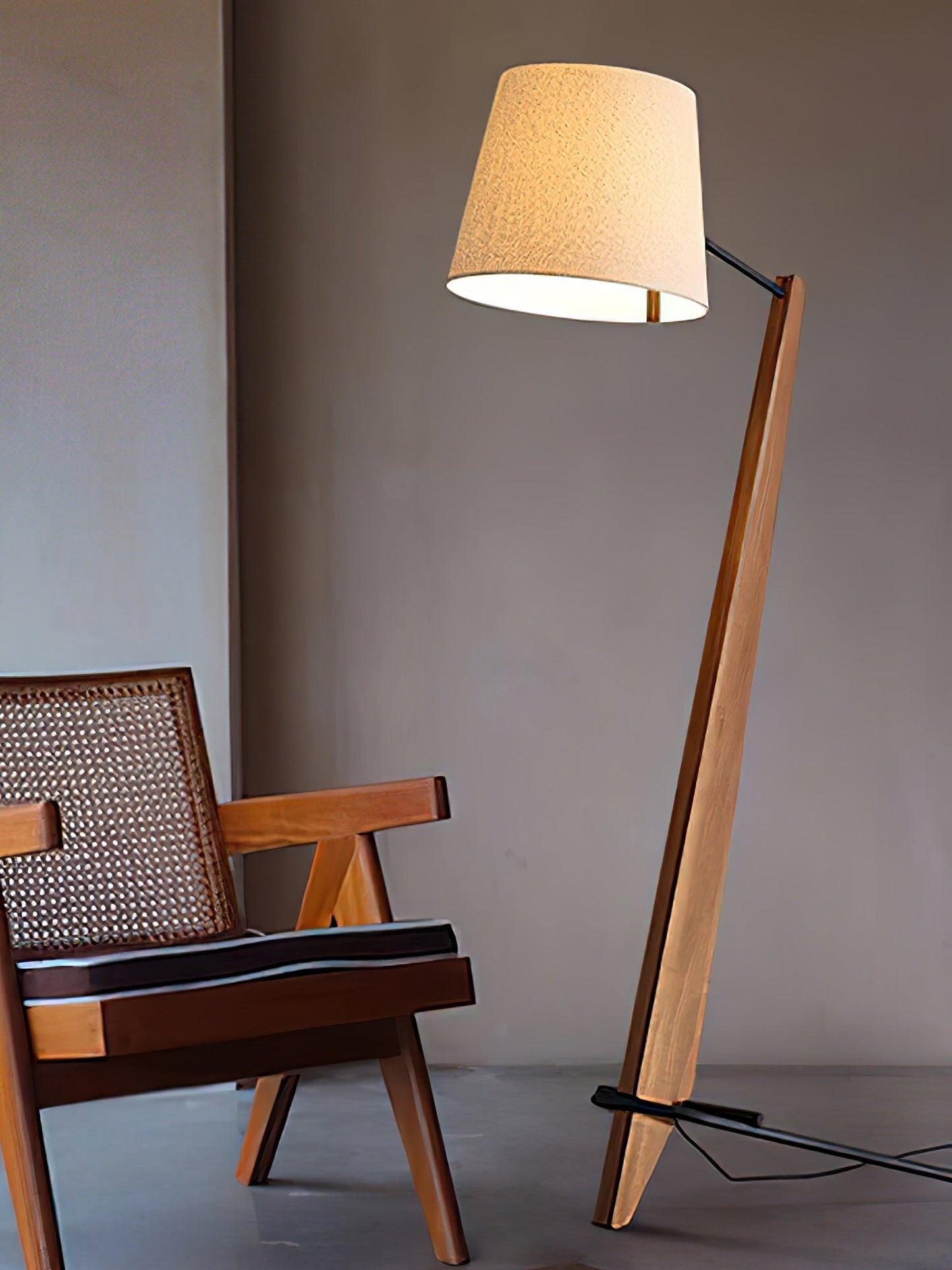 Silva Giant Floor Lamp - LED Indoor Lighting, Elegant Design