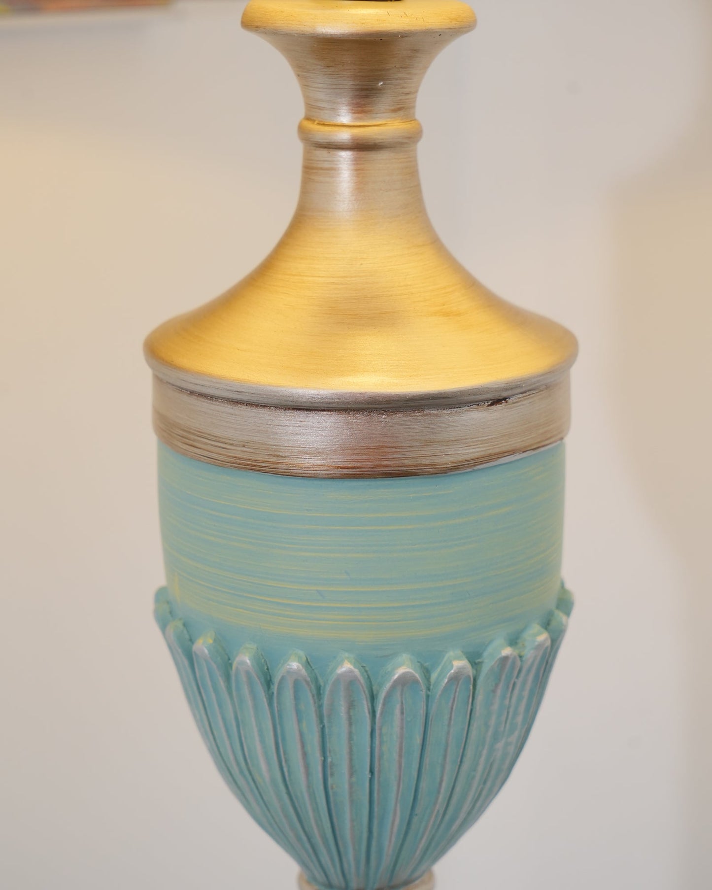 Smafan Floor Lamp – Art Deco LED Indoor Lighting, Resin Base