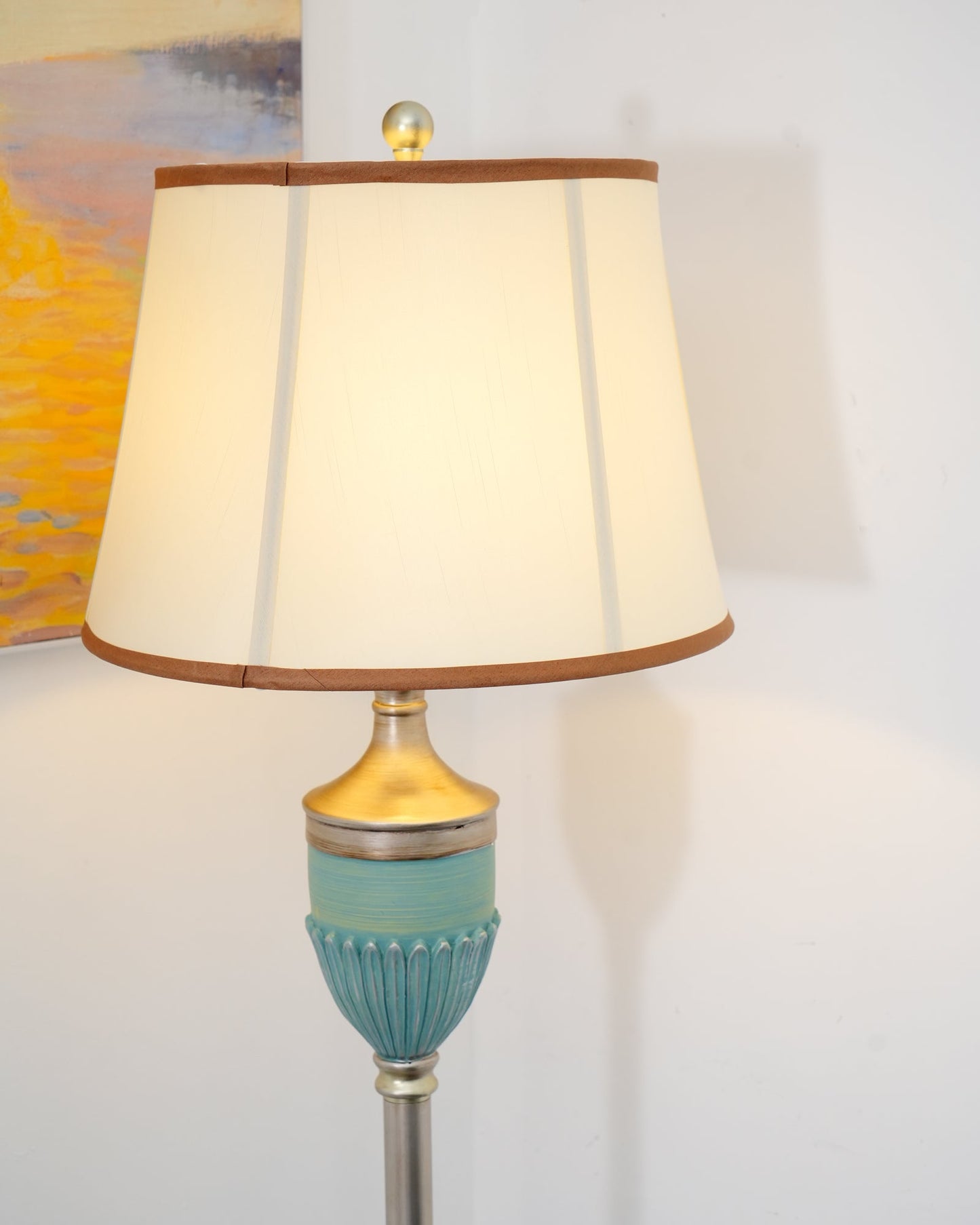 Smafan Floor Lamp – Art Deco LED Indoor Lighting, Resin Base