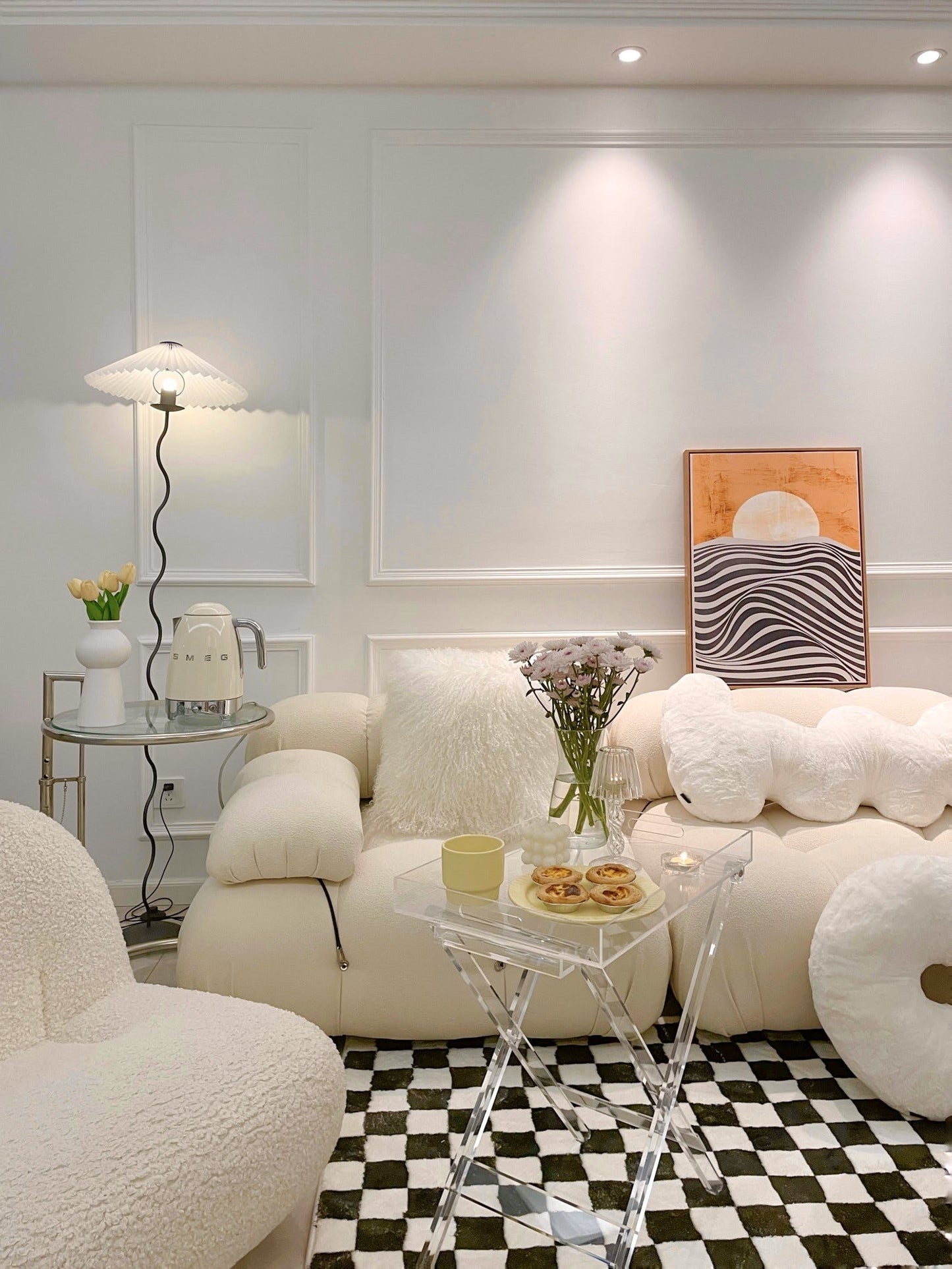 Squiggle Floor Lamp - LED Indoor Light - Stylish Wavy Design