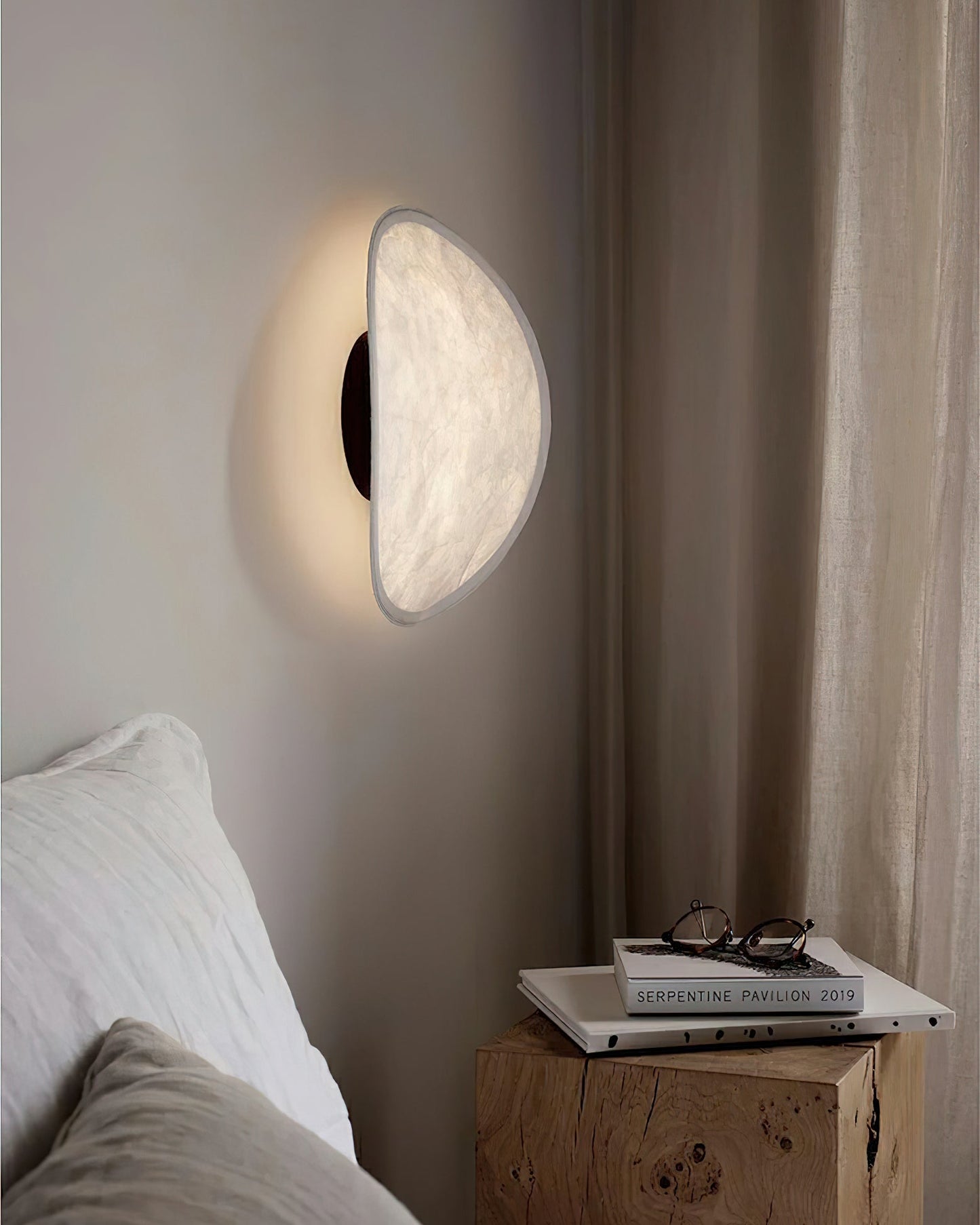 Tense Wall Lamp - LED Indoor Light, Dimmable, White & Black