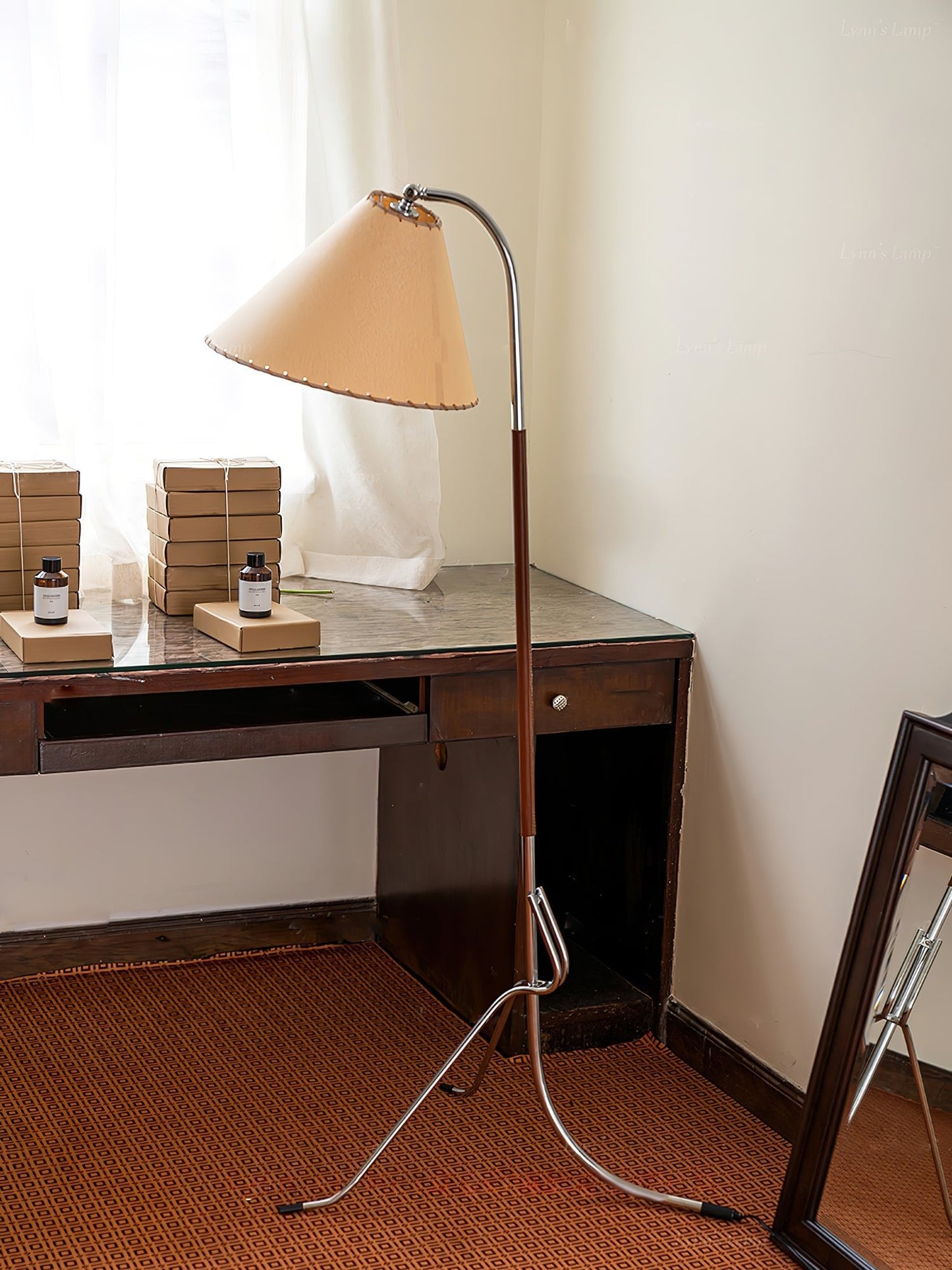 Tripod Arc Floor Lamp - Modern LED Minimalist Design
