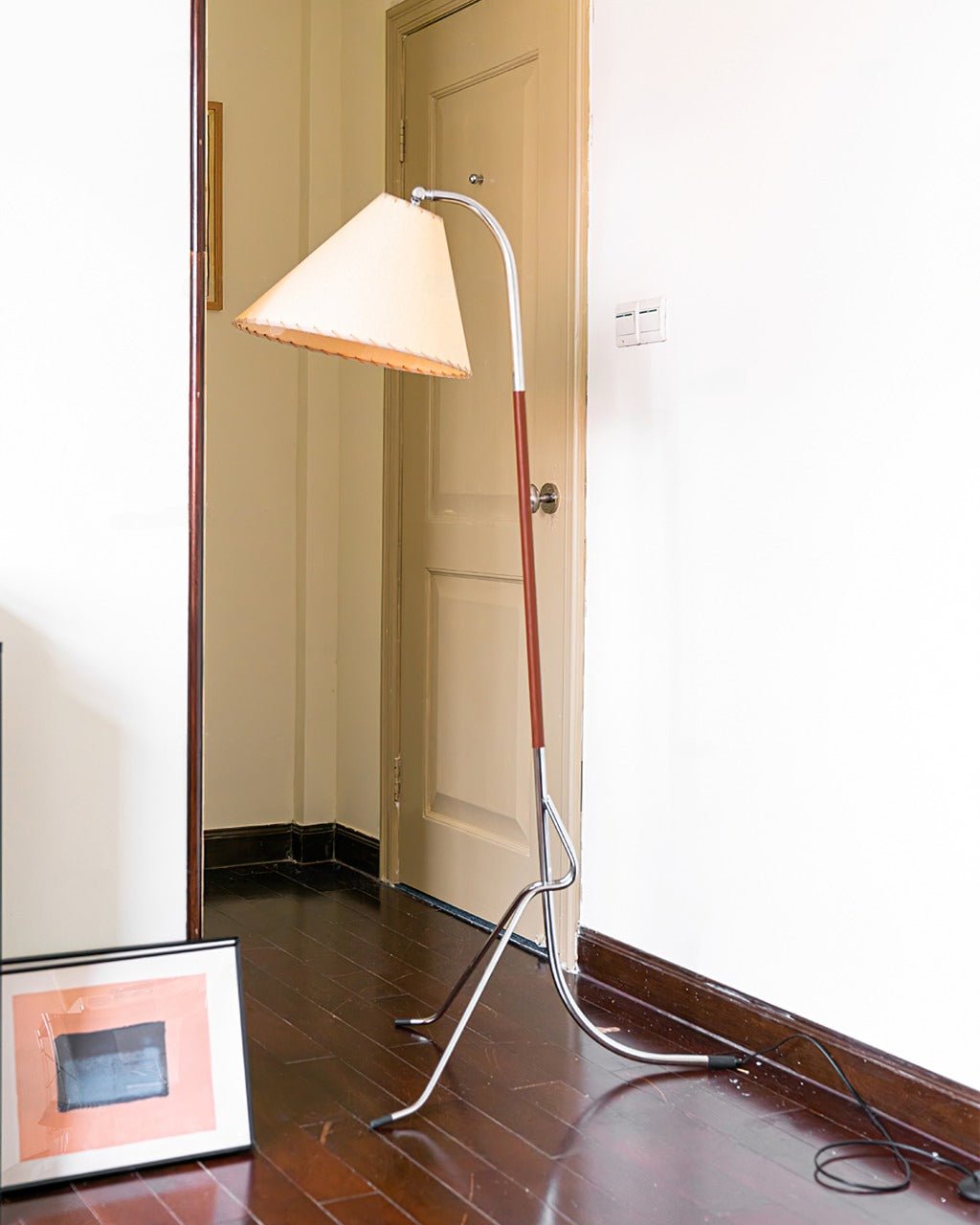 Tripod Arc Floor Lamp - Modern LED Minimalist Design