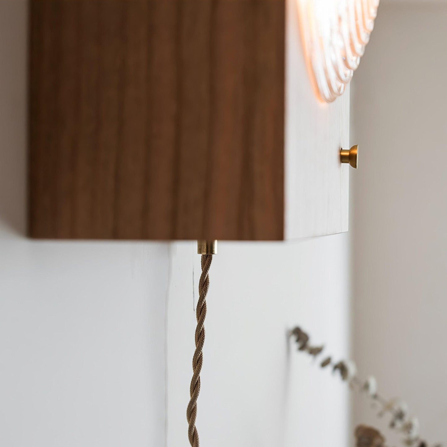 Vintage Camera Wall Lamp with LED Light and Wood Shade